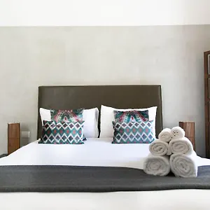 https://casa-dei-mille-a-chiaia.hotels-amalfi.com
